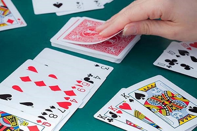 Bật Mí 5+ Cách Đọc Bài Đối Thủ Trong Phỏm Qua Từng Lượt Đánh Hiệu Quả