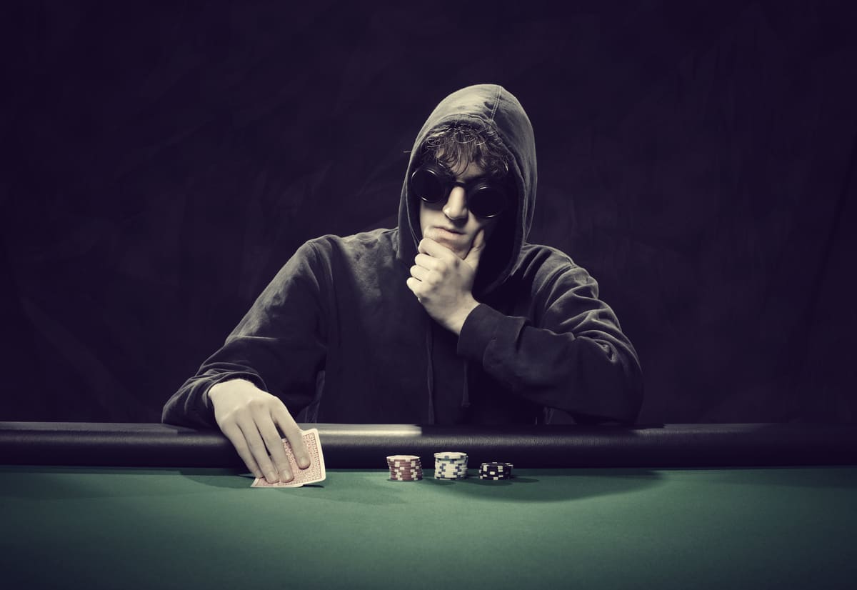 Thùng Phá Sảnh là gì? Hướng dẫn toàn diện về tay bài mạnh nhất trong Poker | Natural8
